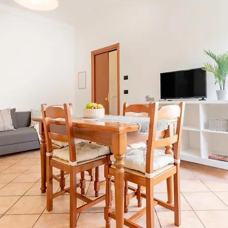 Virginia Apartment